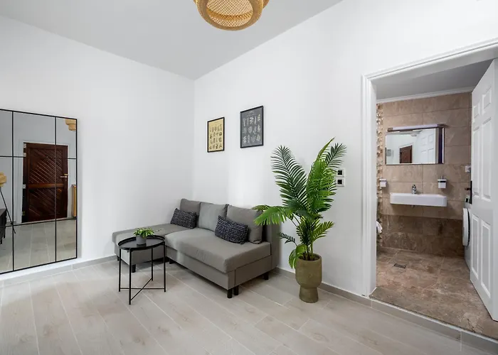 Elpidas Apartment *